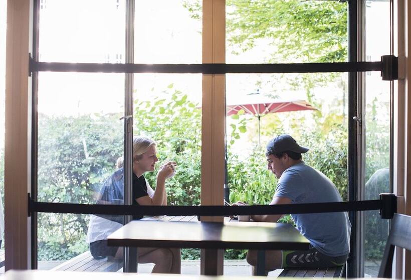 هاستل Safestay London Kensington Holland Park