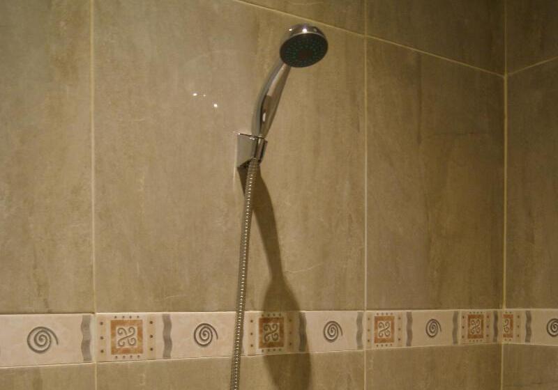 ベッドアンドブレックファースト Sugiras Living