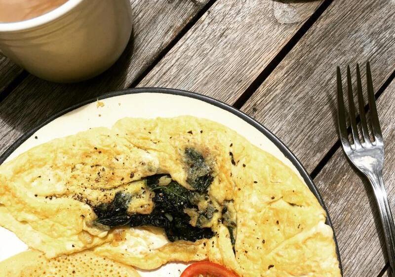 ベッドアンドブレックファースト Sugiras Living