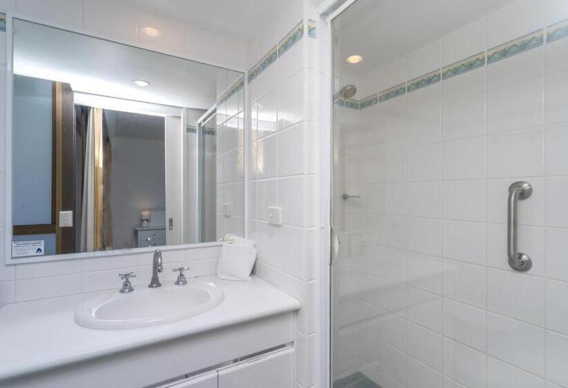 Columbia Beachfront Apartments On Rainbow Bay