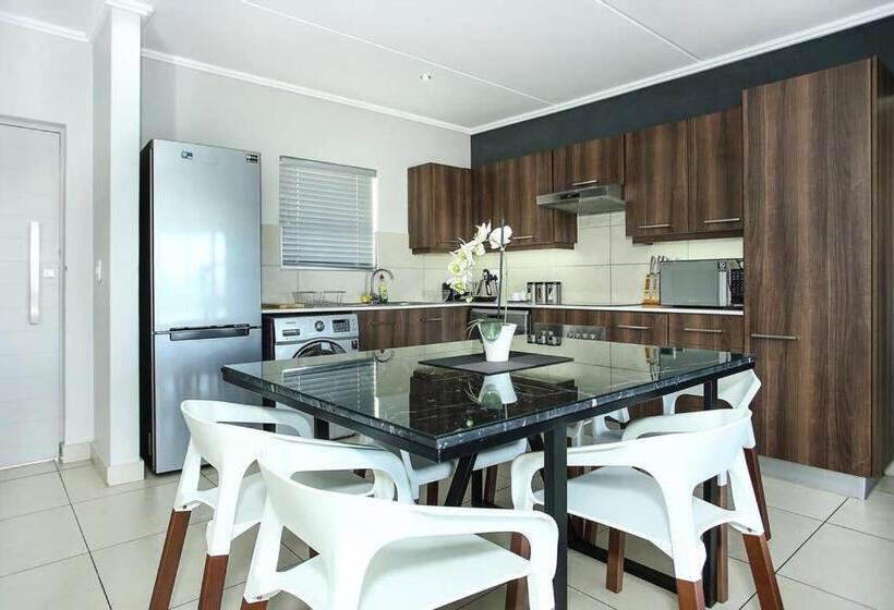 Epic Lifestyle Apartment Sandton