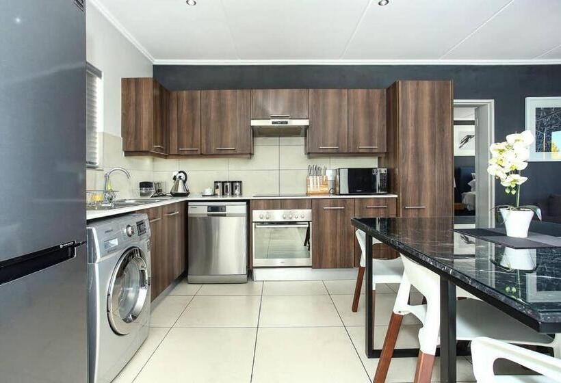 Epic Lifestyle Apartment Sandton