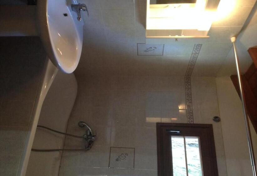 فندق Alekos Rooms And Apartments