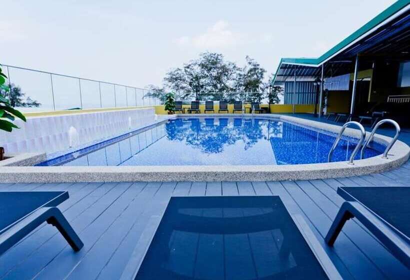 Отель Anda Beachside