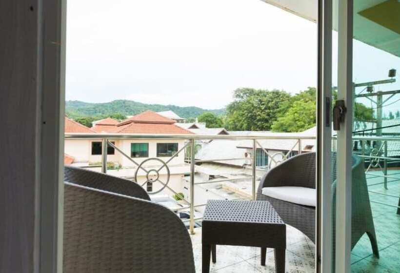 Отель Anda Beachside