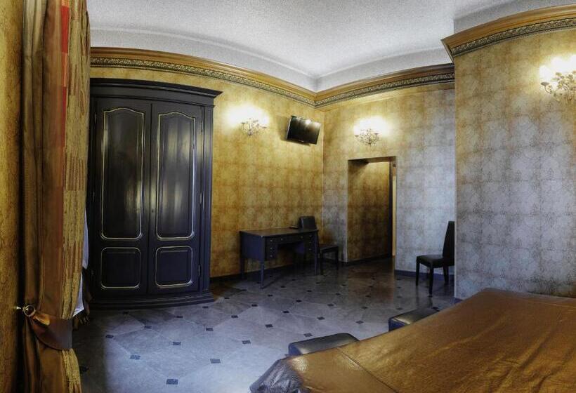 هتل Antica Dimora Delle Cinque Lune