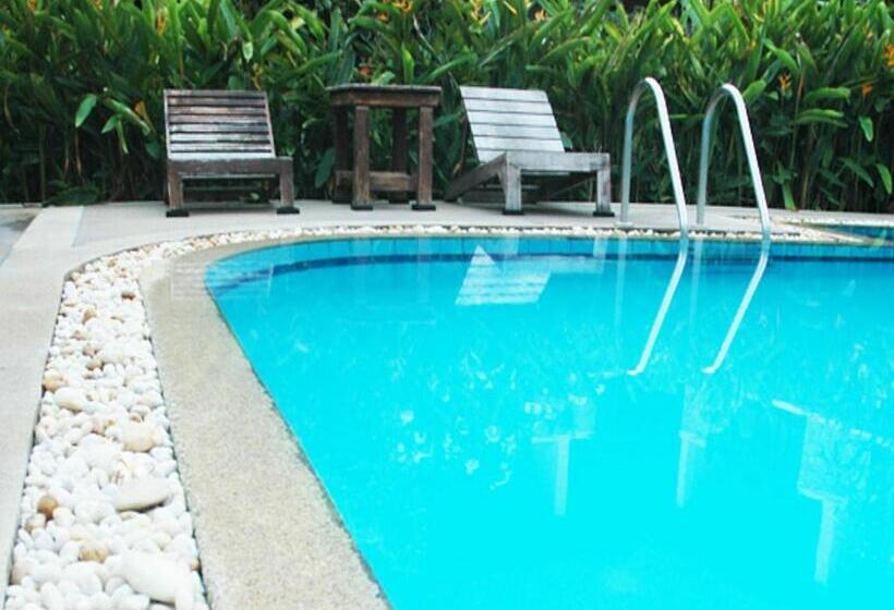 هتل Asia Divers Resort