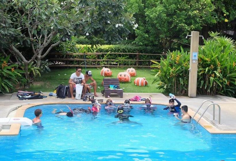 هتل Asia Divers Resort