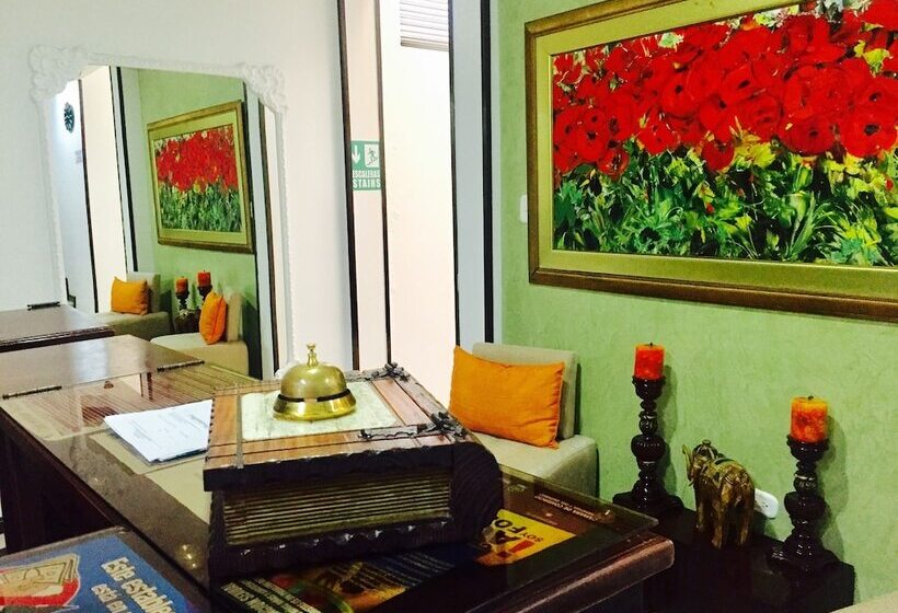 Отель Cafe Cafe Avenida