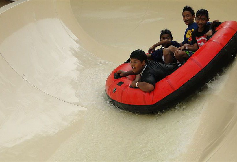 فندق Caribbean Bay Resort  Bukit Gambang Resort City