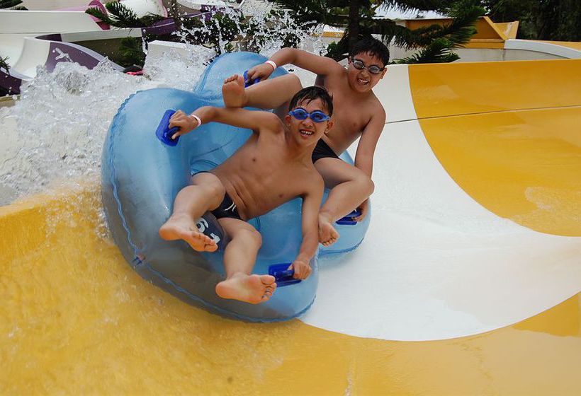 فندق Caribbean Bay Resort  Bukit Gambang Resort City