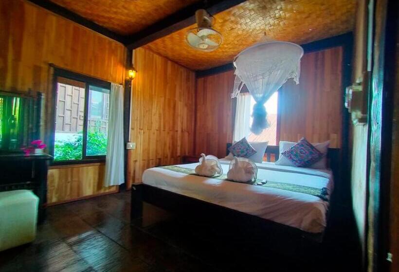 호텔 Champa Lao The Villa