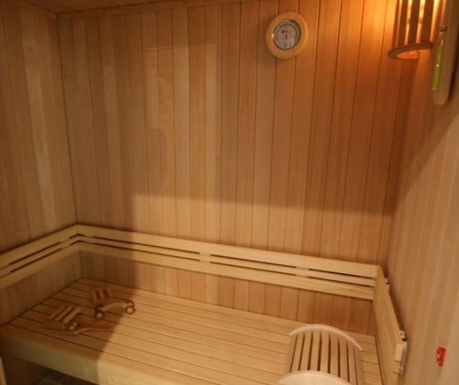 فندق Château Les Oliviers De Salettes