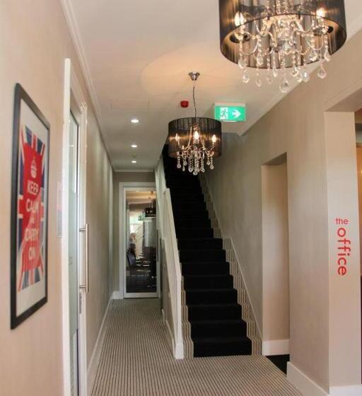 בית מלון כפרי Crossroads