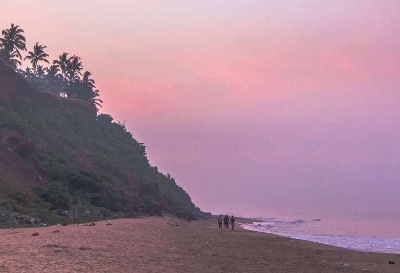 هتل Eden Garden Ayurvedic Health Retreat