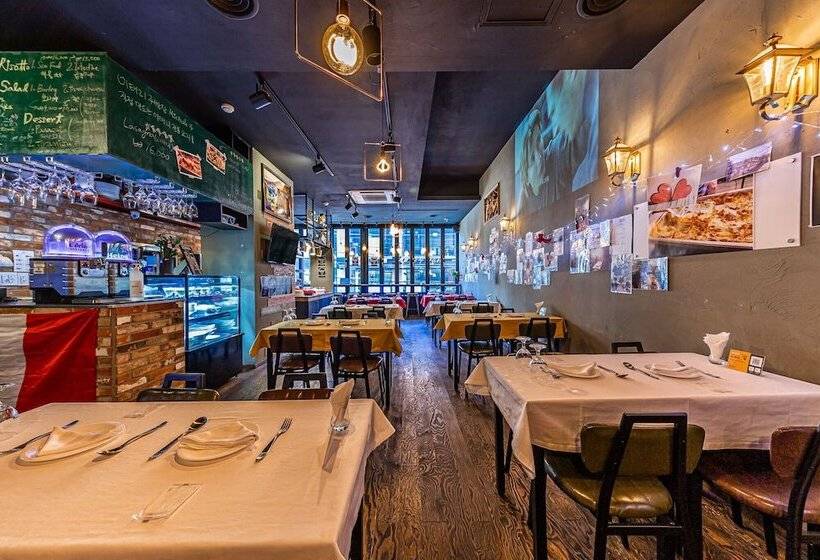 Friendly Dh Naissance Hotel By Mindrum Group