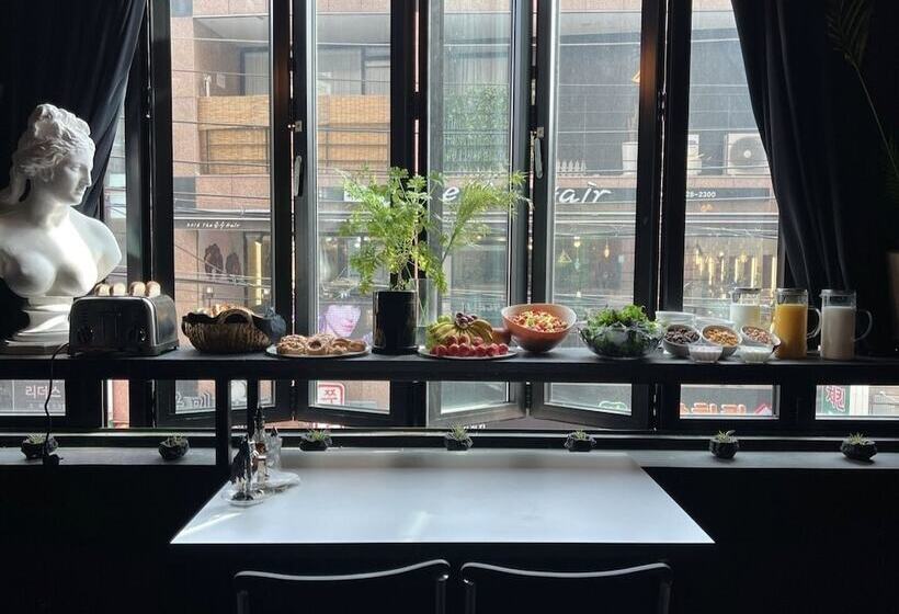 Friendly Dh Naissance Hotel By Mindrum Group