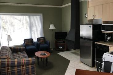 هتل Holiday Villa Resorts   Beaupre Mont Sainte Anne