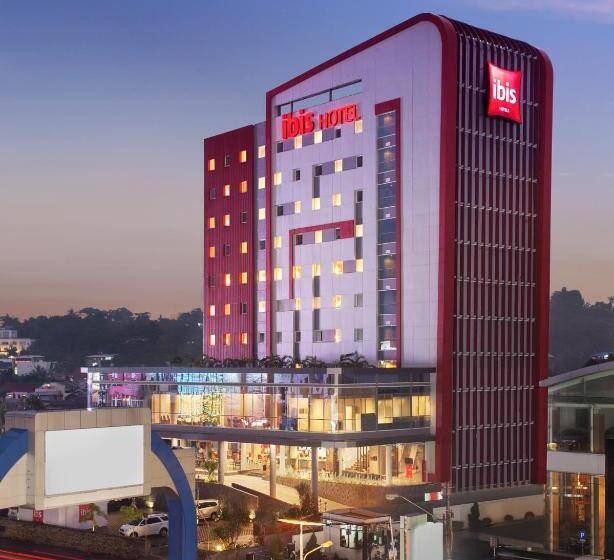 酒店 Ibis Manado City Center Boulevard