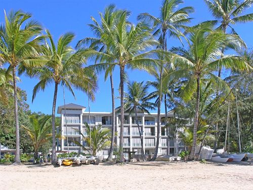酒店 Island Views Beachfront Apartments
