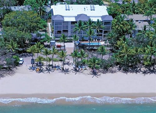 酒店 Island Views Beachfront Apartments
