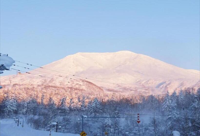 בית מלון כפרי K S House Hokkaido  Asahidake Onsen Hostel