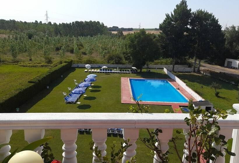 בית מלון כפרי La Alegría