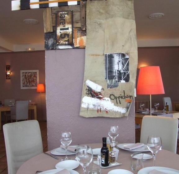 Отель Logis Hôtel La Magnanerie Côté Bistro