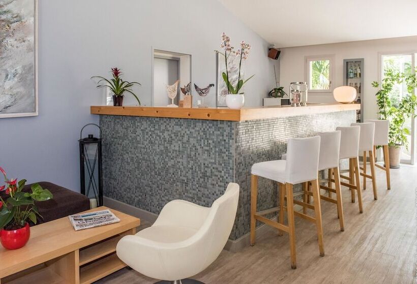 酒店 Logis Hôtel La Magnanerie Côté Bistro