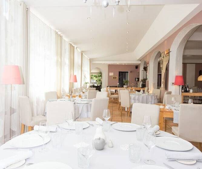 호텔 Logis Hôtel La Magnanerie Côté Bistro