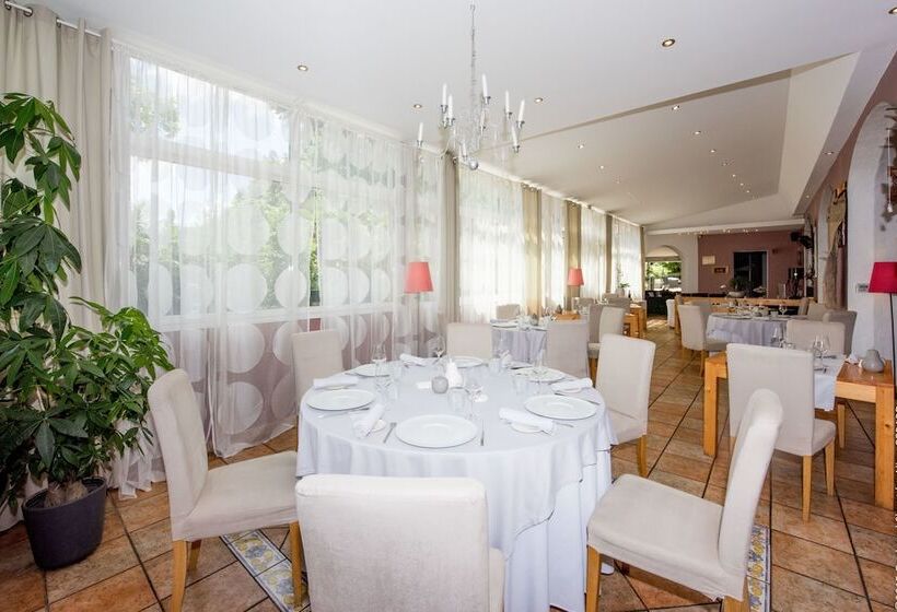 酒店 Logis Hôtel La Magnanerie Côté Bistro