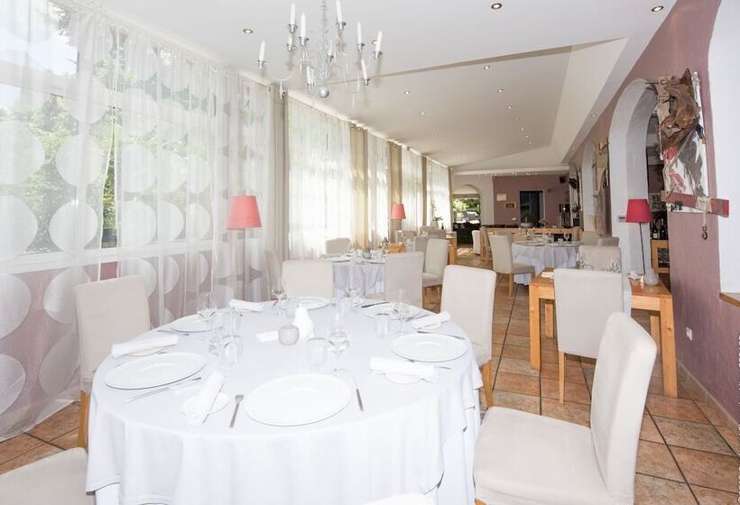 Отель Logis Hôtel La Magnanerie Côté Bistro