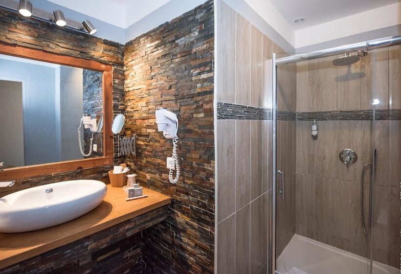 호텔 Logis Hôtel La Magnanerie Côté Bistro