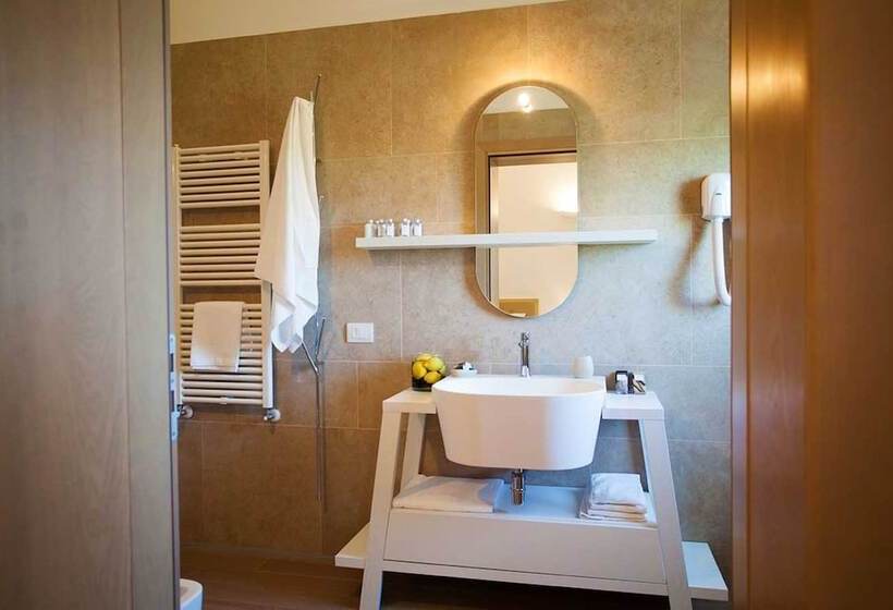 هتل Masseria La Cornula