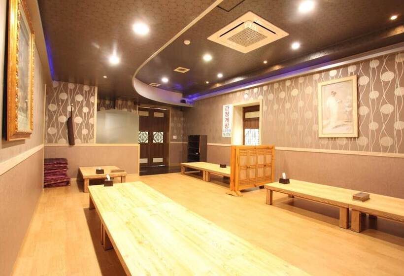 ホテル Metro Pol Tourist