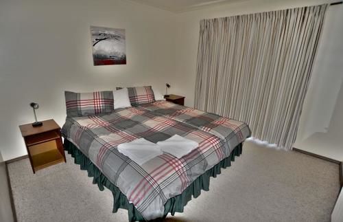 Отель Mowamba River Lodge