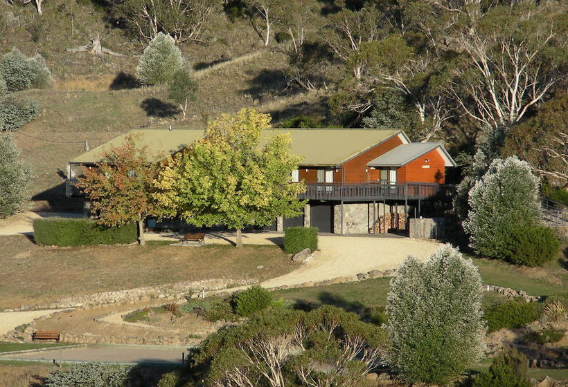 Отель Mowamba River Lodge