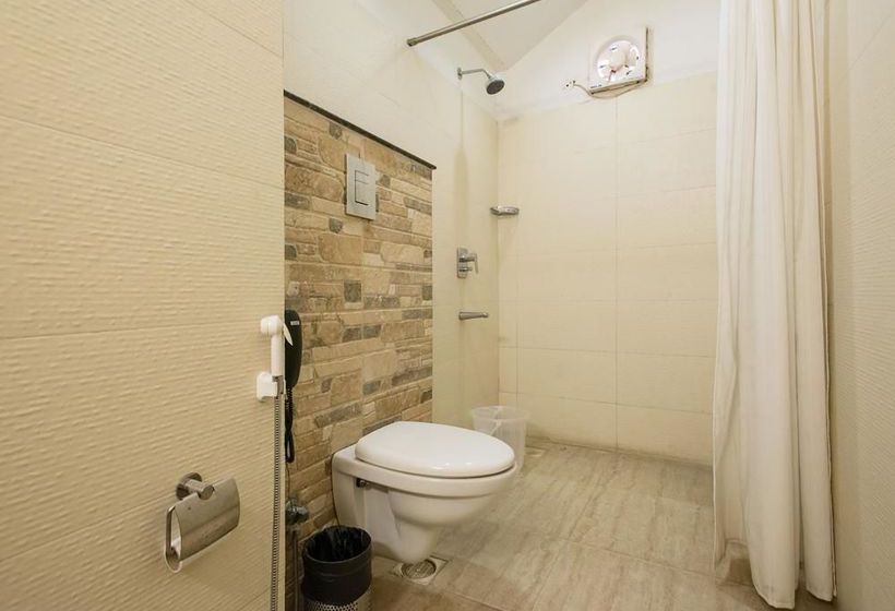 בית מלון כפרי Capital O 705  Siddharth Inn