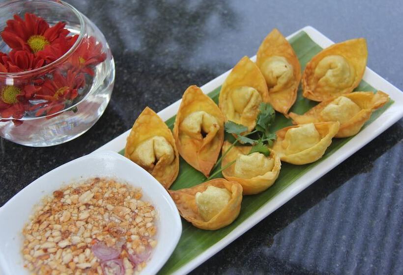 Отель Prasats Boutique