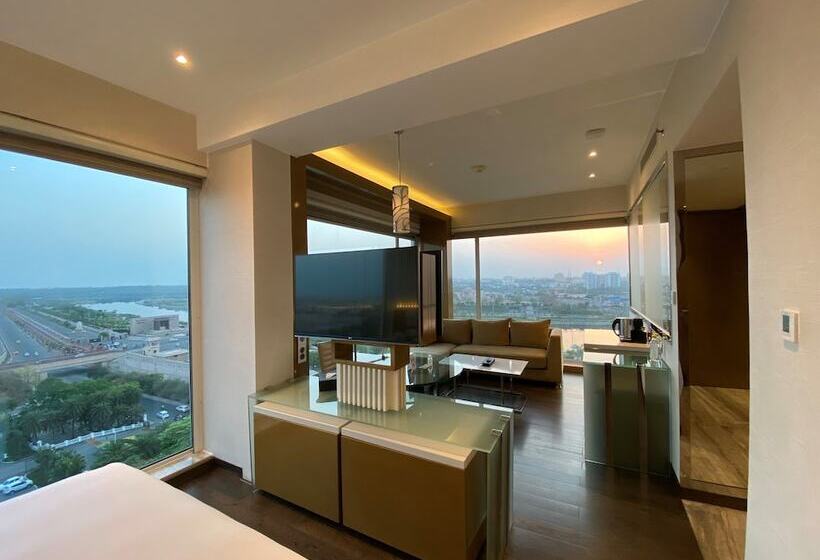 Renaissance Lucknow Hotel, Gomti Nagar