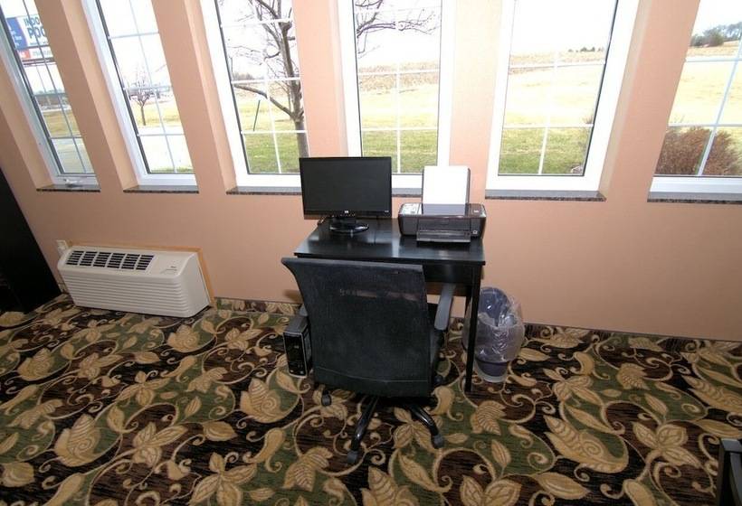 호텔 Rock Island Inn & Suites