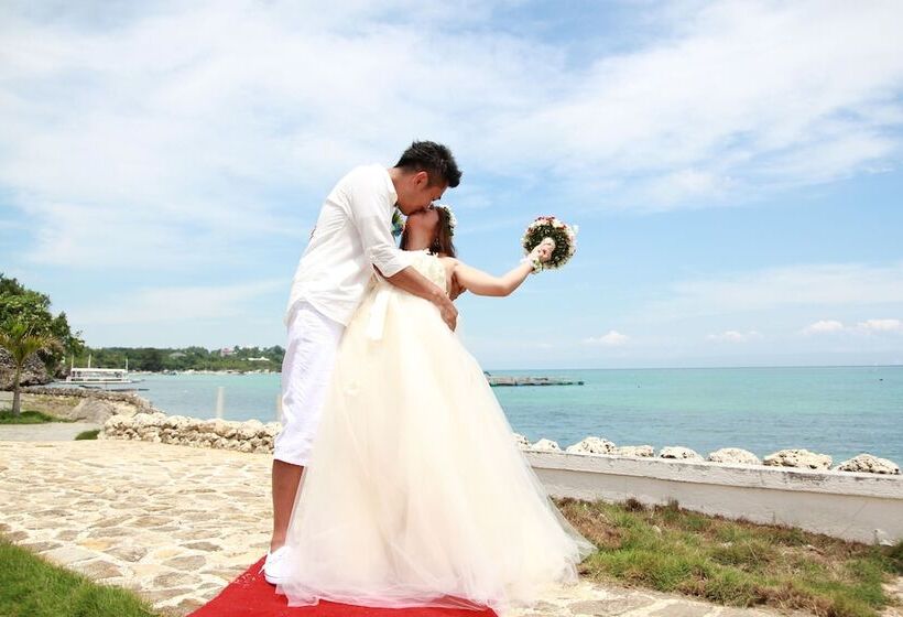 هتل Sherwood Bay Resort & Aqua Sports