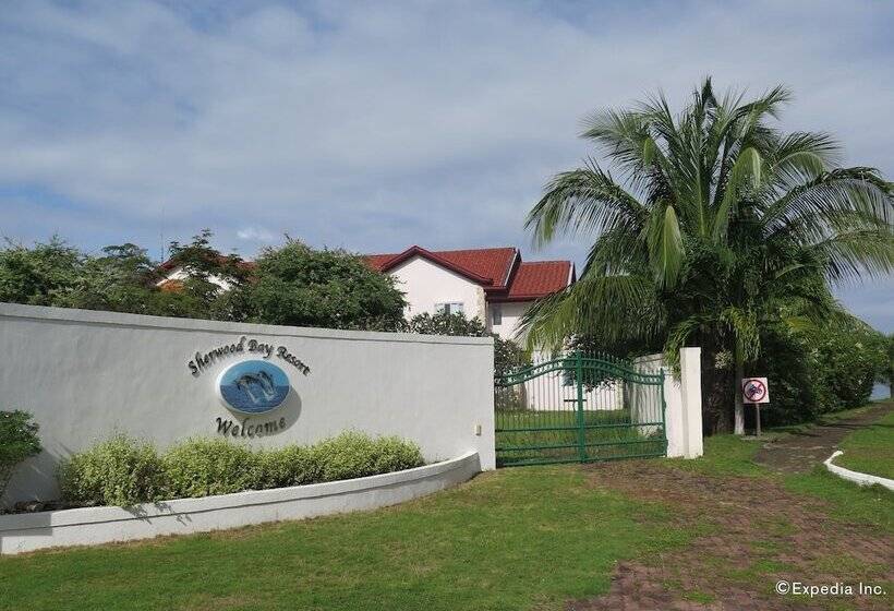 هتل Sherwood Bay Resort & Aqua Sports