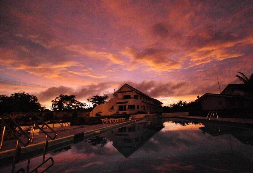 هتل Sherwood Bay Resort & Aqua Sports