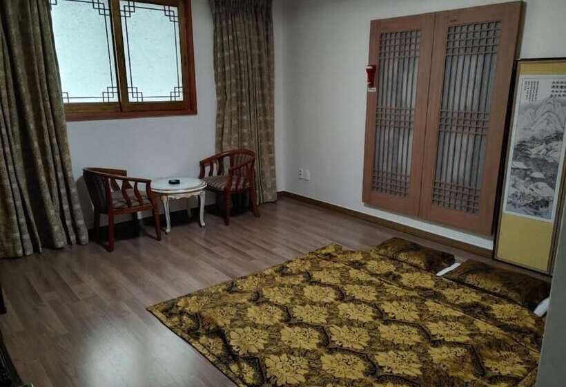 ホテル Metro Pol Tourist