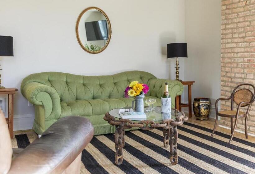 فندق Stewart House