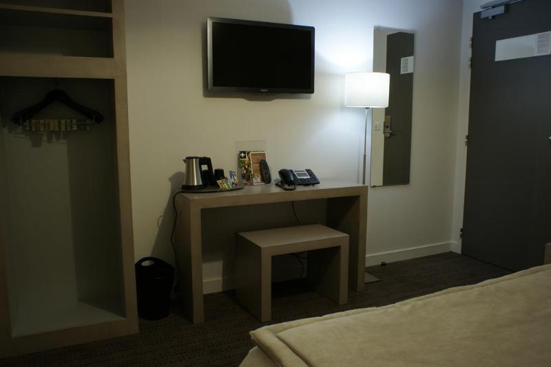 Отель The Originals Boutique, Hôtel La Grange, Niort