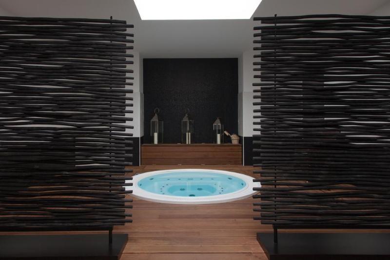 Отель The Originals Boutique, Hôtel La Grange, Niort