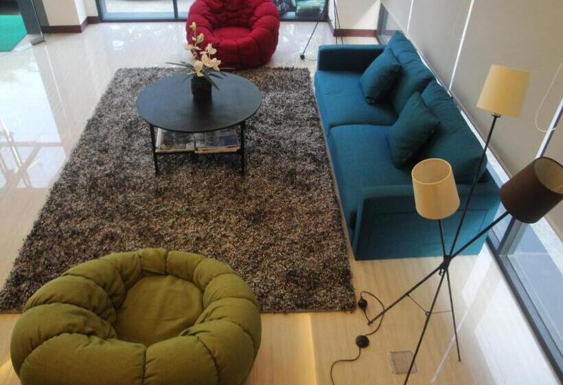 Top Hotel Manado By Gran Puri