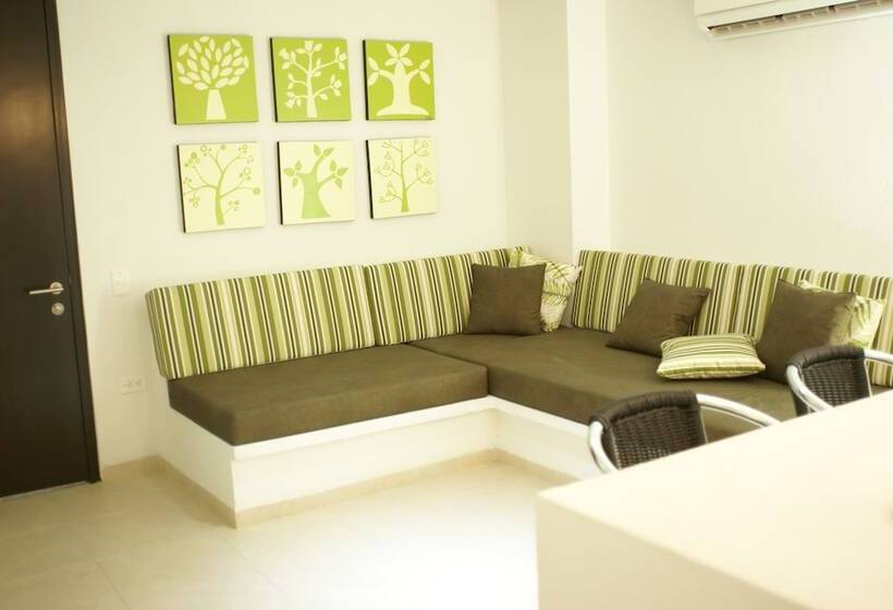 هتل Vallclaire Suites